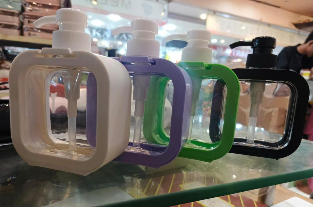 Refillable Liquid Soap Dispenser ABS Plastic Transparent Front