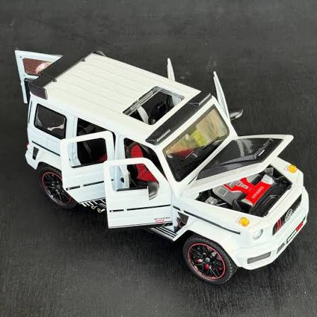 BABOSI 800 Diecast SUV Model Car